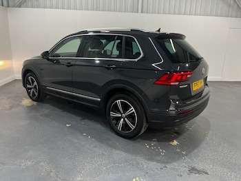 Used Volkswagen Tiguan 2017 for sale - 79507009: Photo