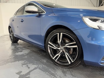 Used Volvo V40 2017 for sale - 79210101: Photo