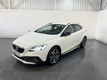 Used Volvo V40 Cross Country 2018 for sale - 78426462: Photo