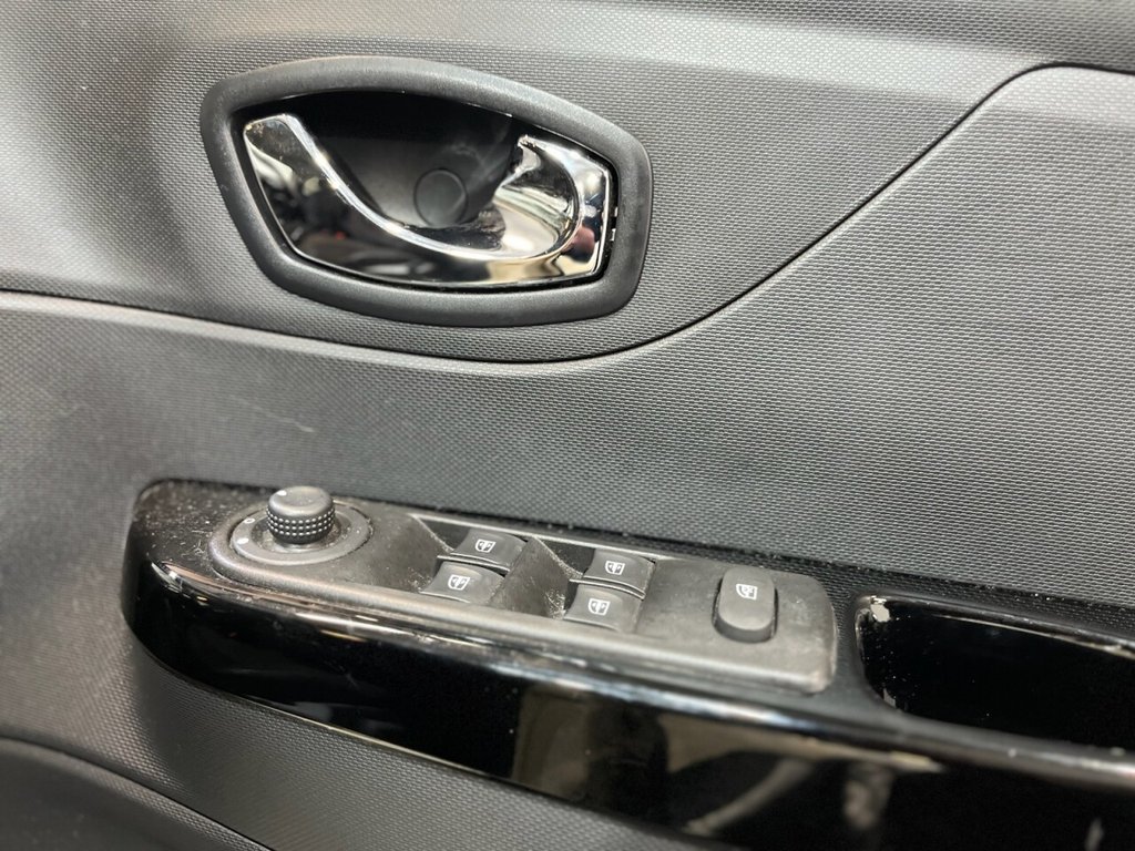 Used Renault Captur 2015 for sale - 77132992: Photo 20