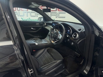 Used Mercedes-Benz GLC 2020 for sale - 76429750: Photo