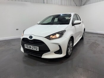 Used Toyota Yaris 2024 for sale - 77227071: Photo