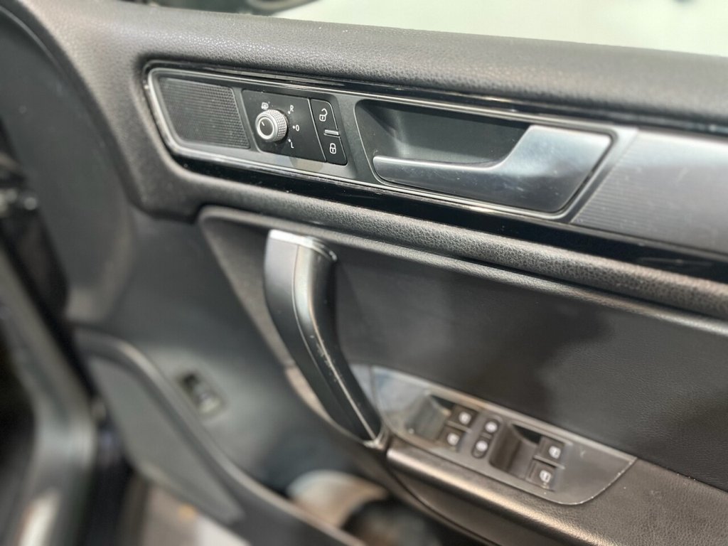 Used Volkswagen Touareg 2016 for sale - 76941655: Photo 21
