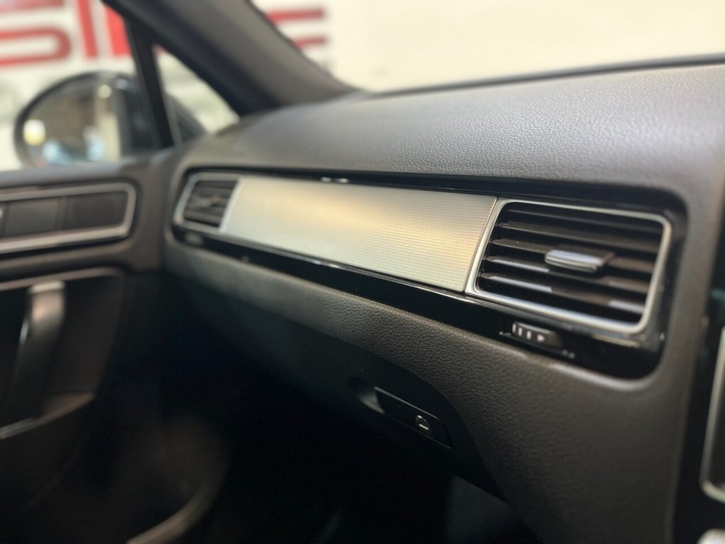 Used Volkswagen Touareg 2016 for sale - 76941655: Photo 28