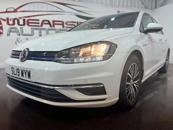 Used Volkswagen Golf 2019 for sale - 76163376: Photo