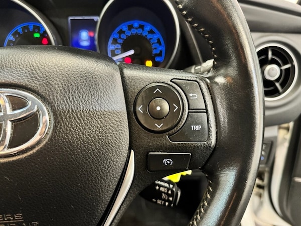 Used Toyota Auris 2015 for sale - 75307215: Photo 11