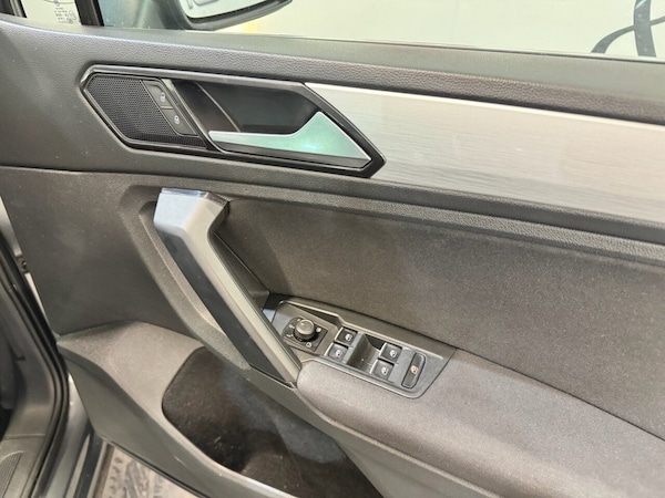 Used Volkswagen Tiguan 2018 for sale - 75444338: Photo 4