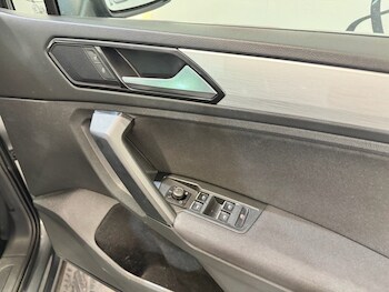 Used Volkswagen Tiguan 2018 for sale - 75444338: Photo