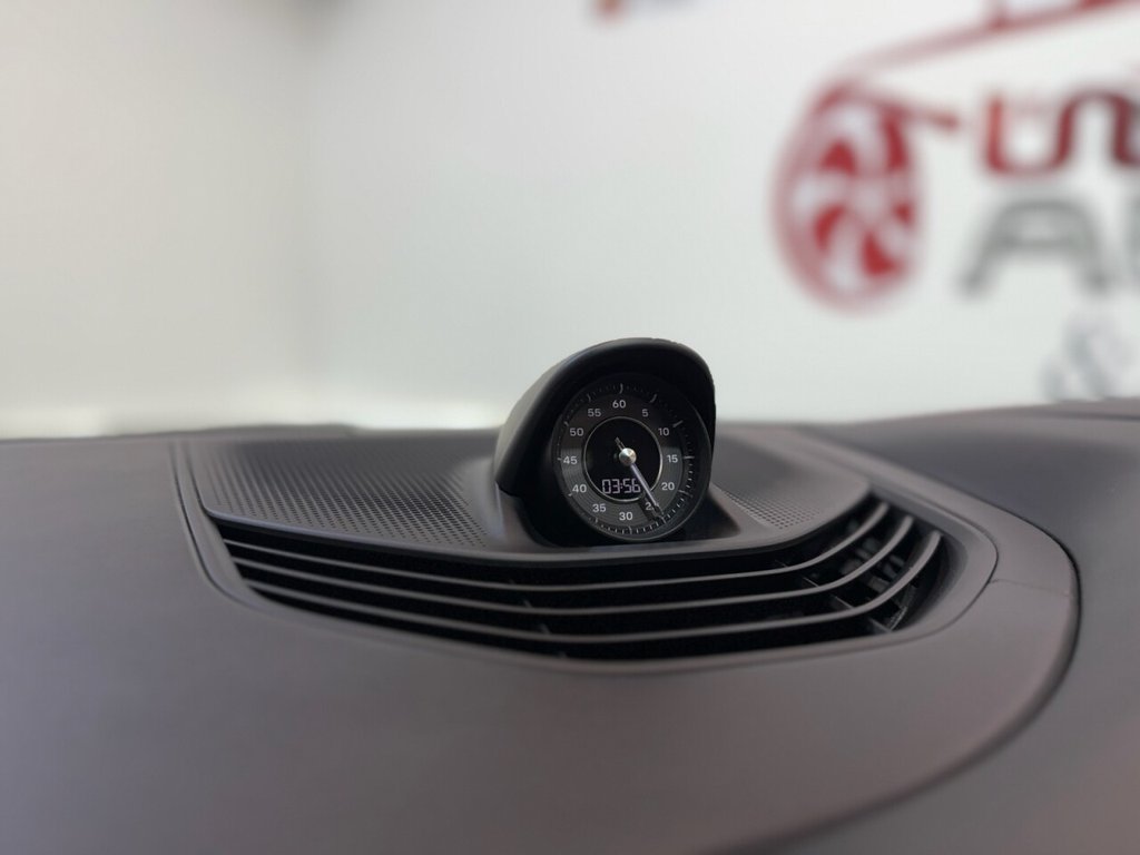 Used Porsche Taycan 2022 for sale - 77161616: Photo 32