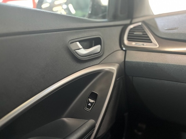 Used Hyundai Santa Fe 2015 for sale - 76236035: Photo 38