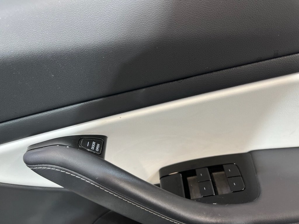 Used Tesla Model 3 2020 for sale - 76223875: Photo 24