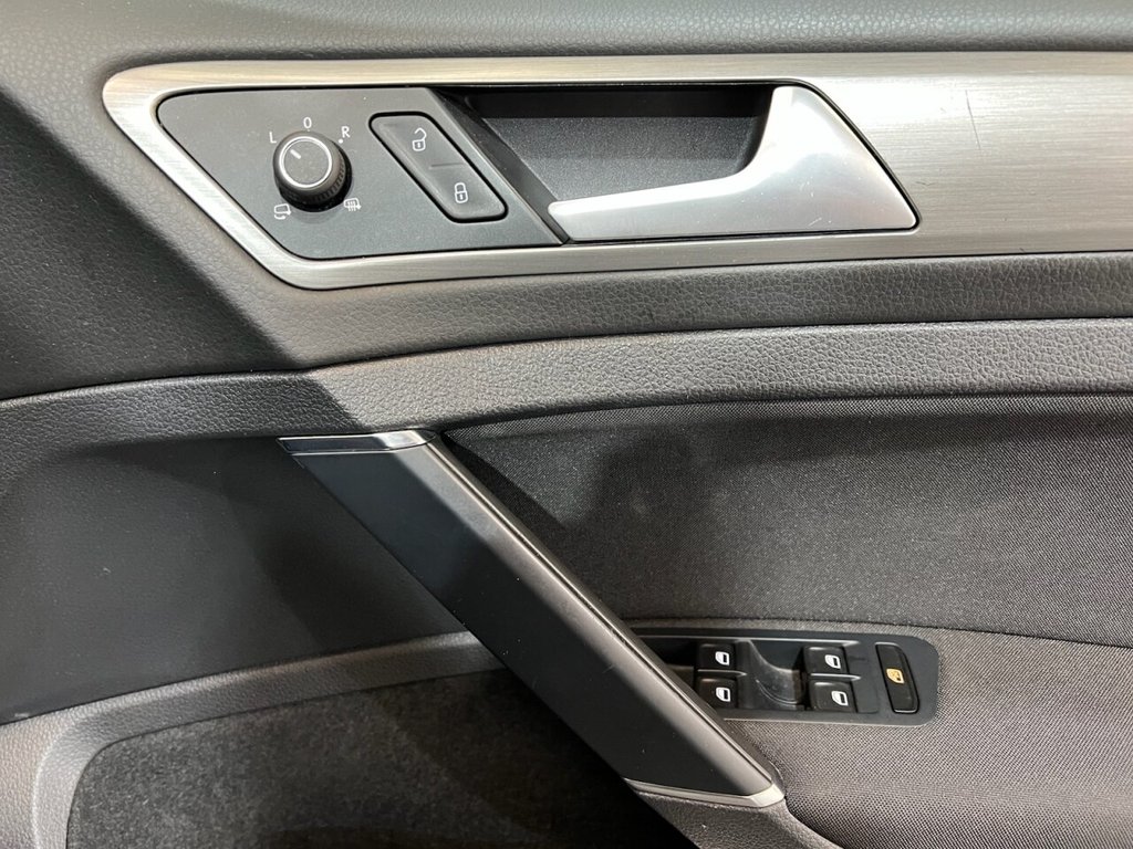 Used Volkswagen Golf 2015 for sale - 76429881: Photo 12