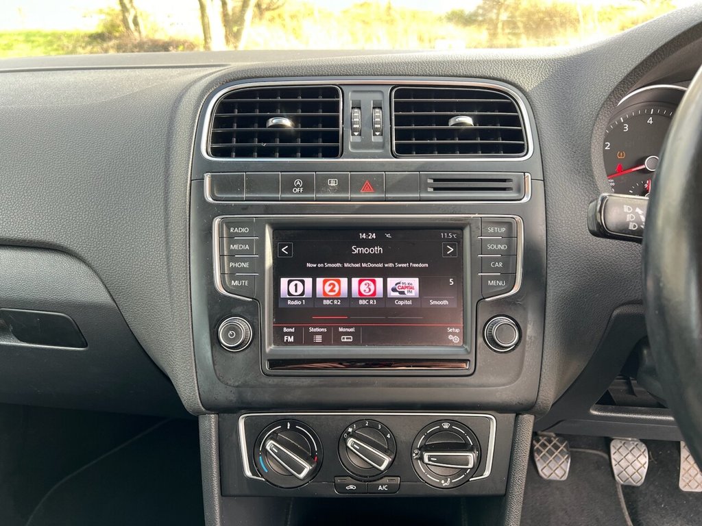 Used Volkswagen Polo 2015 for sale - 76132431: Photo 16