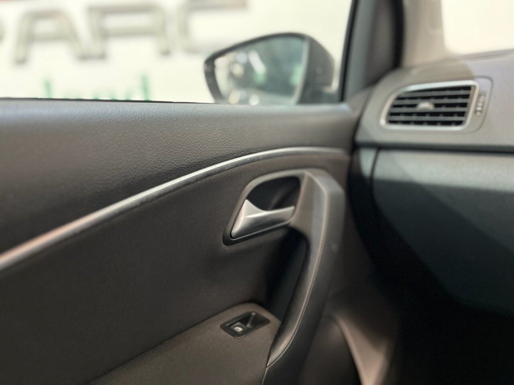 Used Volkswagen Polo 2015 for sale - 76132431: Photo 28