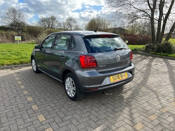 Used Volkswagen Polo 2015 for sale - 76132431: Photo 4