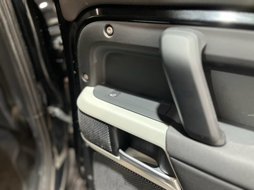 Used Land Rover Defender 2022 for sale - 77161608: Photo 26