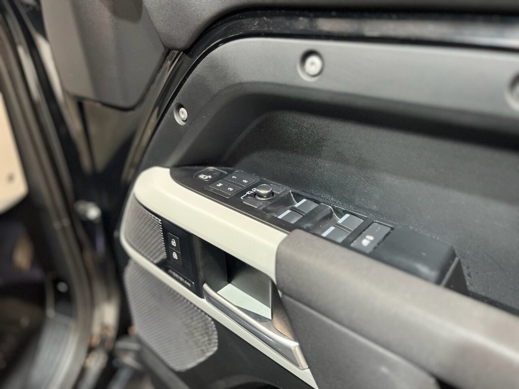 Used Land Rover Defender 2022 for sale - 77161608: Photo 29