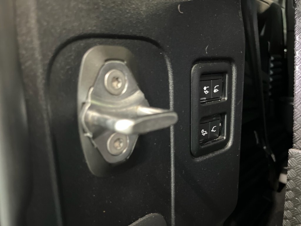 Used Land Rover Defender 2022 for sale - 77161608: Photo 50