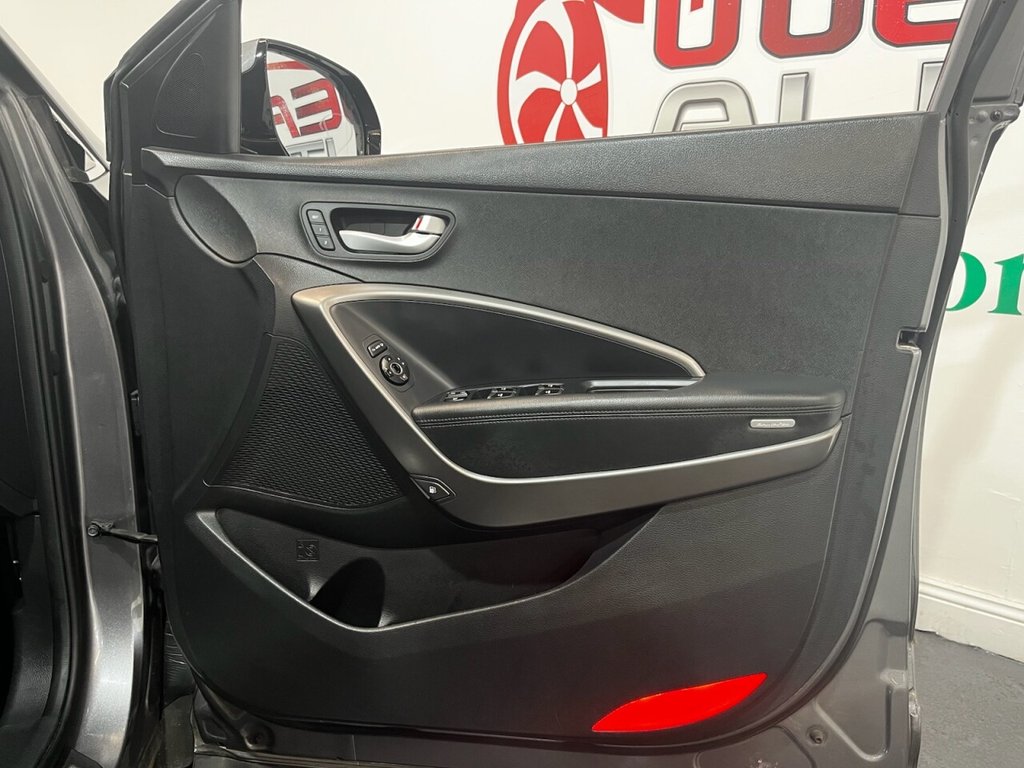 Used Hyundai Santa Fe 2015 for sale - 76617411: Photo 26