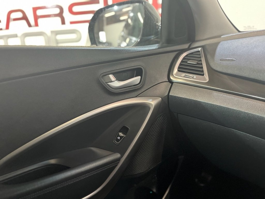 Used Hyundai Santa Fe 2015 for sale - 76617411: Photo 37