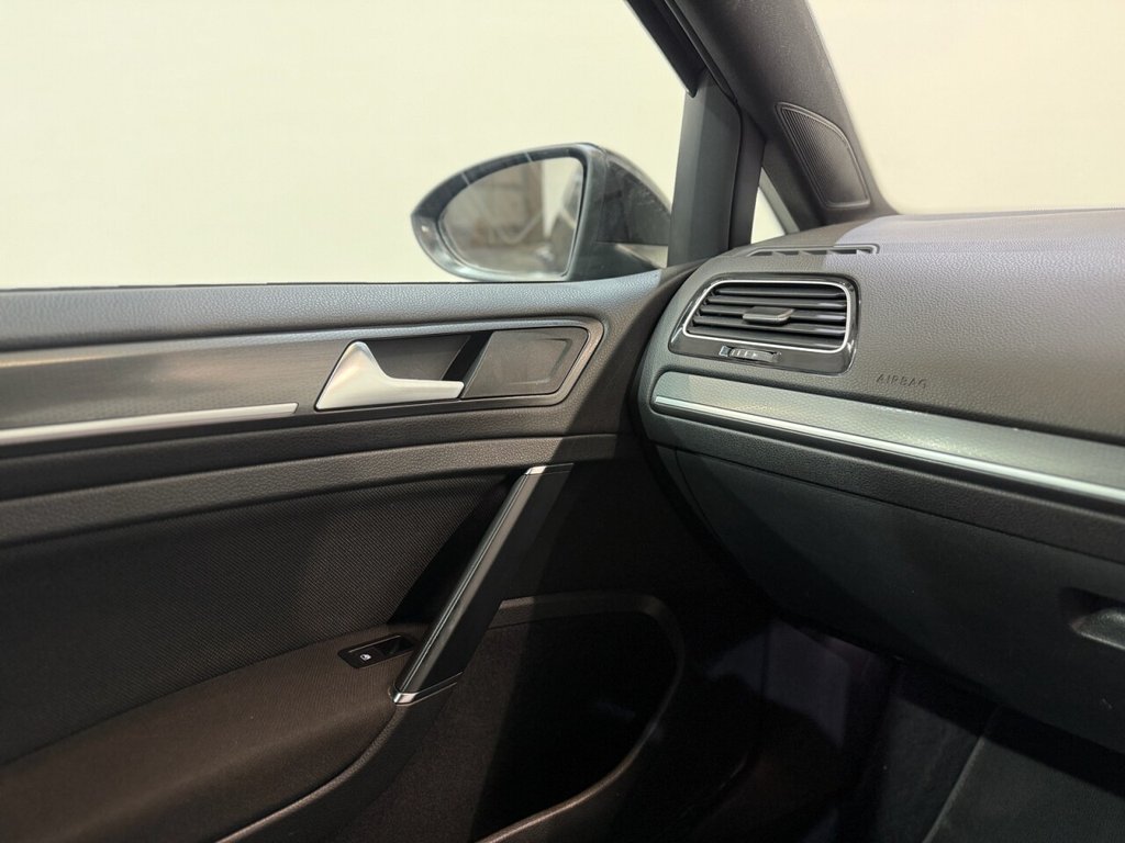 Used Volkswagen Golf 2019 for sale - 77904769: Photo 29