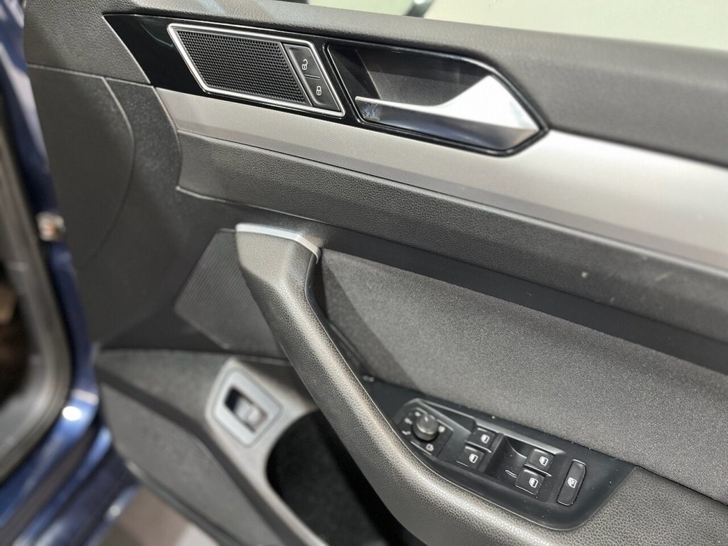 Used Volkswagen Passat 2015 for sale - 77464140: Photo 21