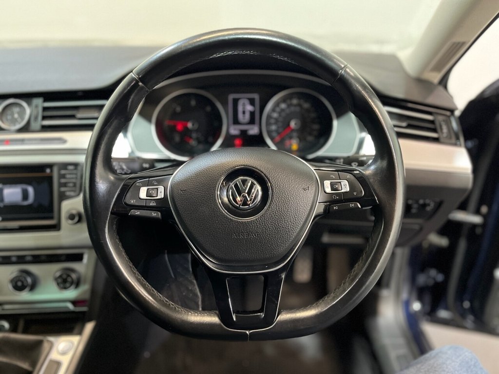 Used Volkswagen Passat 2015 for sale - 77464140: Photo 25