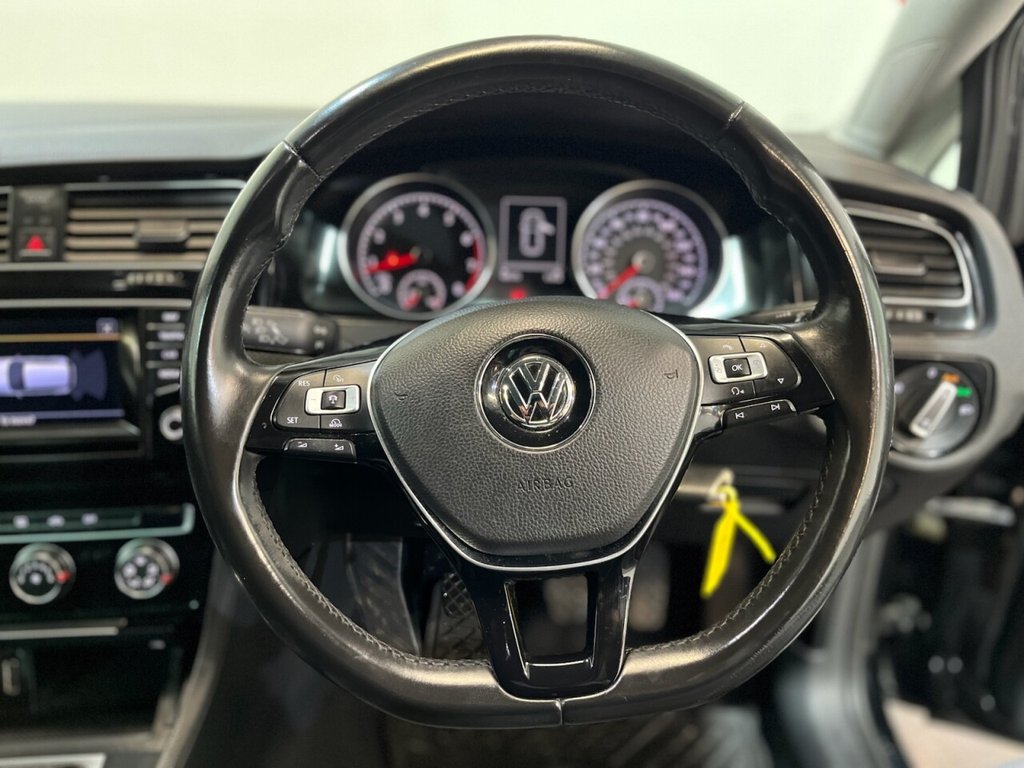 Used Volkswagen Golf 2014 for sale - 76910036: Photo 24