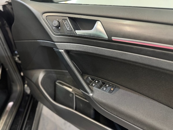 Used Volkswagen Golf 2018 for sale - 74953590: Photo 8