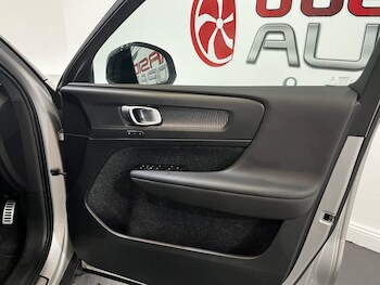 Used Volvo XC40 2018 for sale - 76406262: Photo