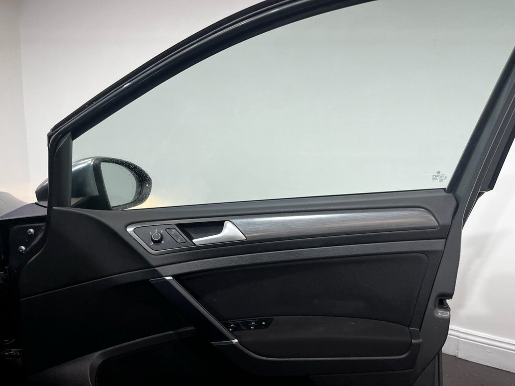 Used Volkswagen Golf 2019 for sale - 77356141: Photo 20