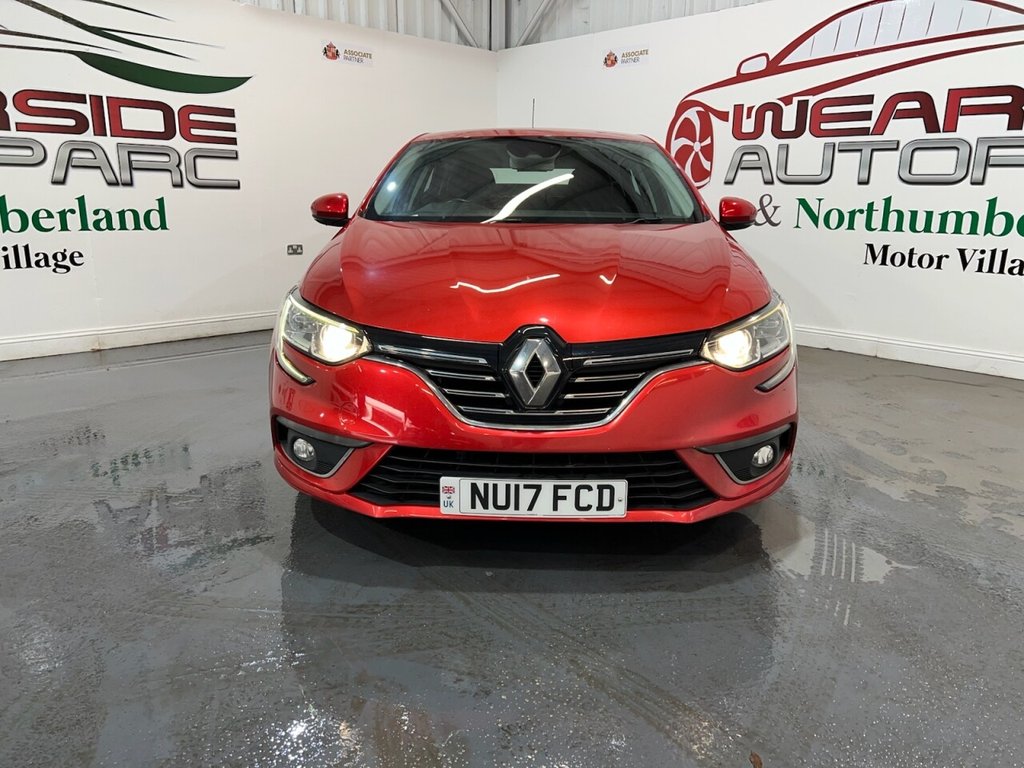 Used Renault Megane 2017 for sale - 76430408: Photo 2