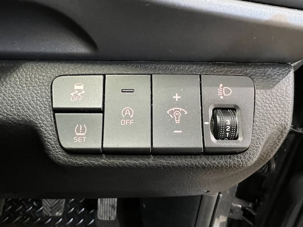 Used Kia Stonic 2022 for sale - 76266471: Photo 14