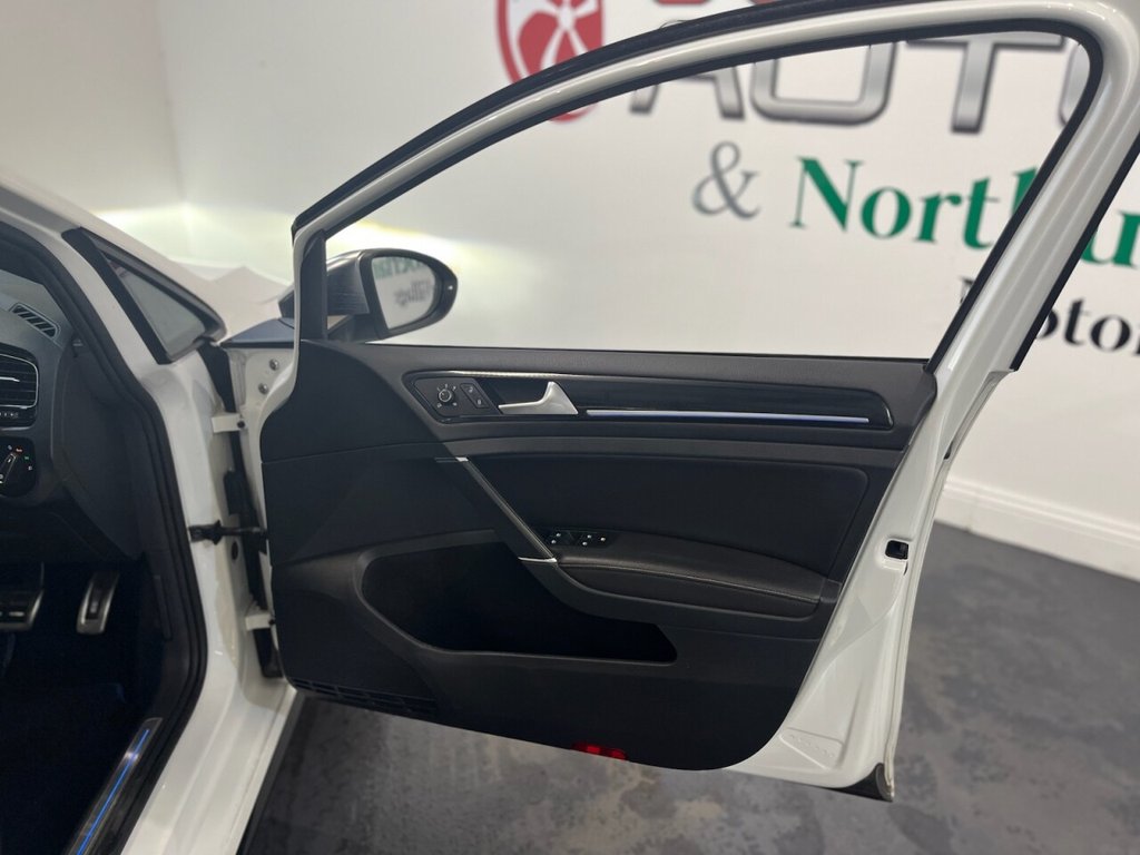 Used Volkswagen Golf 2017 for sale - 76445857: Photo 12