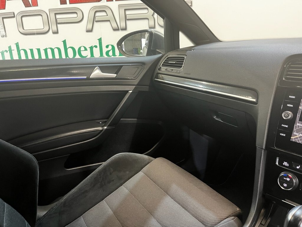 Used Volkswagen Golf 2017 for sale - 76445857: Photo 17