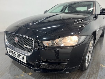 Used Jaguar XE 2015 for sale - 78200839: Photo
