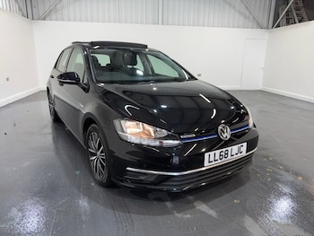 Used Volkswagen Golf 2018 for sale - 78975097: Photo