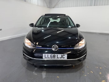 Used Volkswagen Golf 2018 for sale - 78975097: Photo