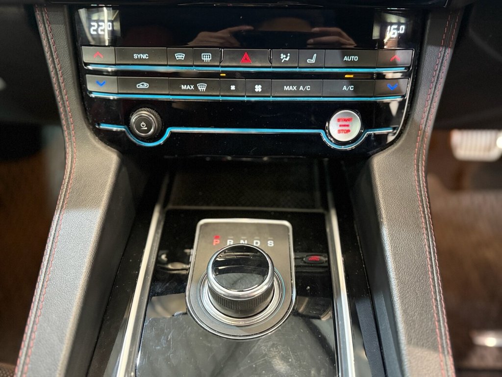 Used Jaguar F-Pace 2016 for sale - 76098147: Photo 12