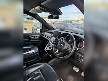 Used Mercedes-Benz V-Class 2019 for sale - 79871434: Photo