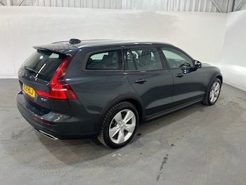 Used Volvo V60 Cross Country 2019 for sale - 78793595: Photo