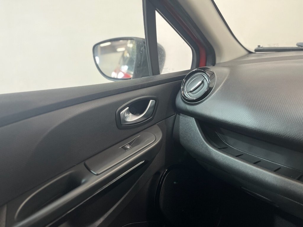 Used Renault Clio 2016 for sale - 77936022: Photo 22