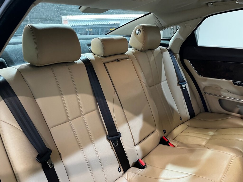 Used Jaguar XJ 2012 for sale - 76236046: Photo 19