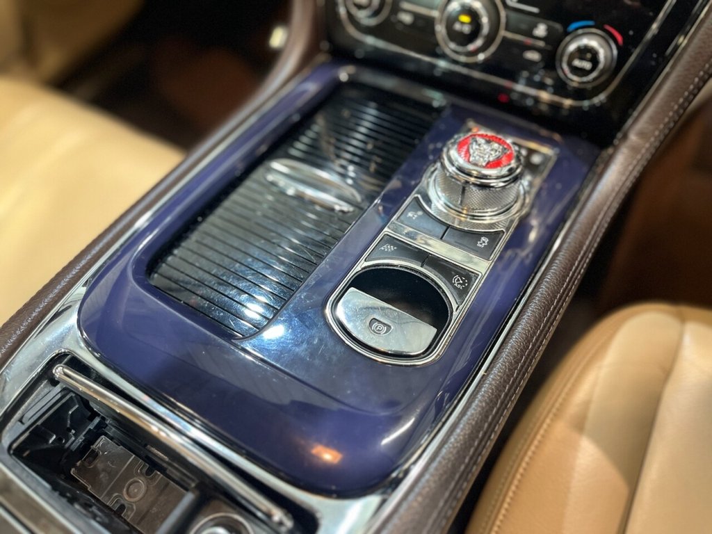 Used Jaguar XJ 2012 for sale - 76236046: Photo 28