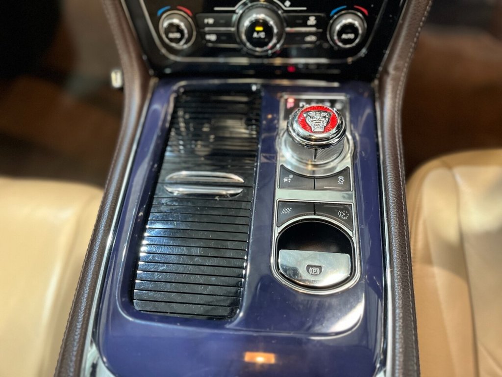 Used Jaguar XJ 2012 for sale - 76236046: Photo 29