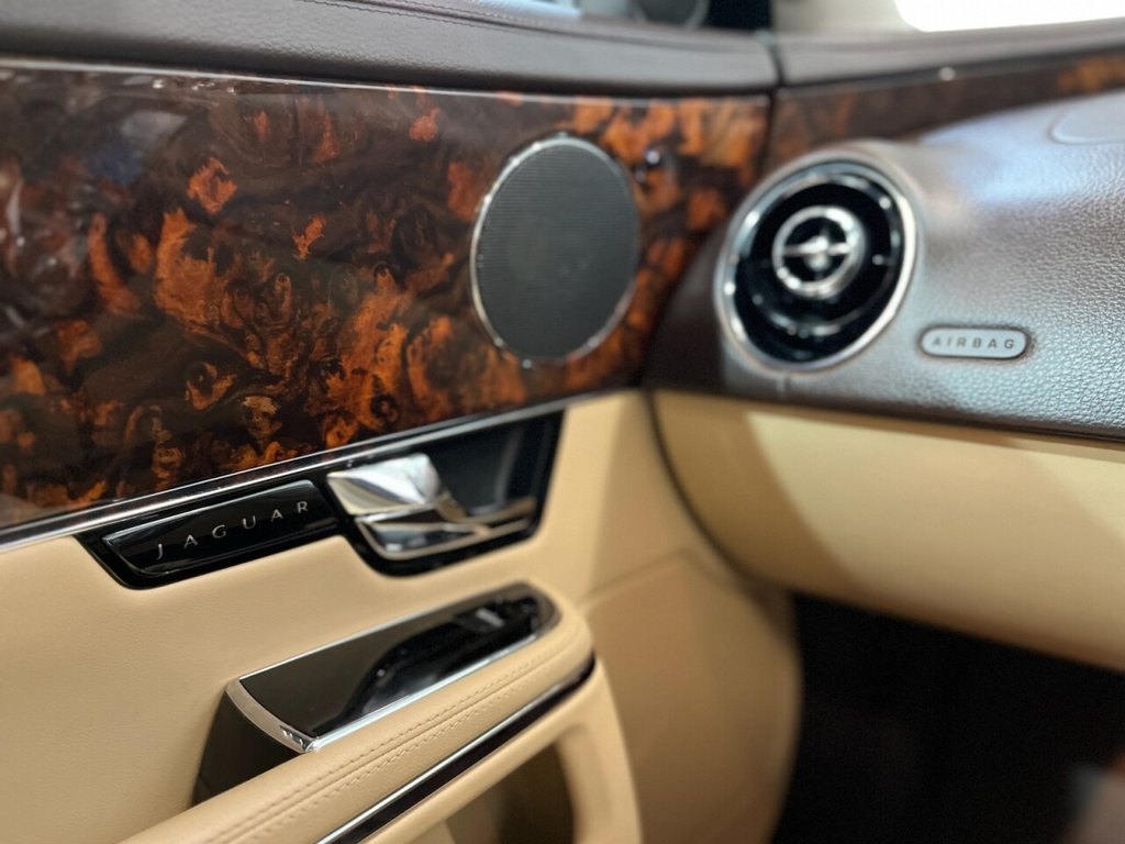 Used Jaguar XJ 2012 for sale - 76236046: Photo 32