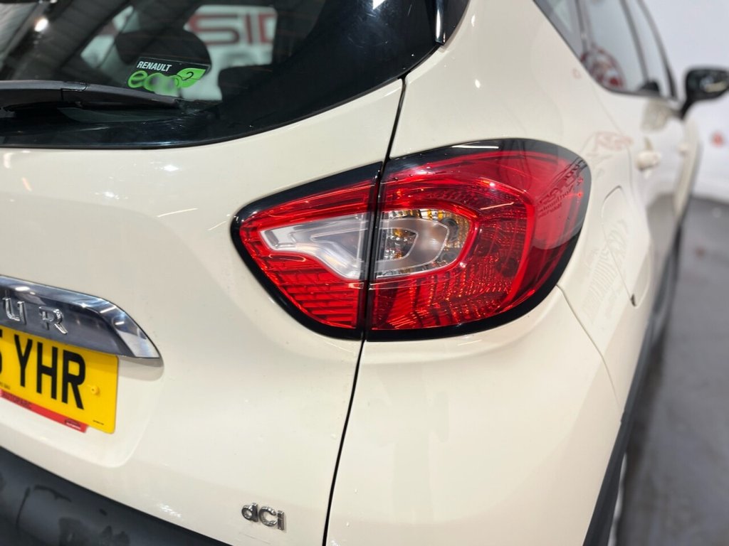 Used Renault Captur 2015 for sale - 76711295: Photo 32