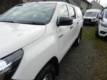 Used Toyota Hilux 2020 for sale - 75955787: Photo