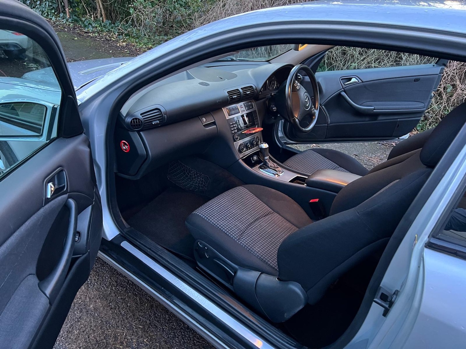 Used Mercedes-Benz C Class 2004 for sale - 75836332: Photo 10