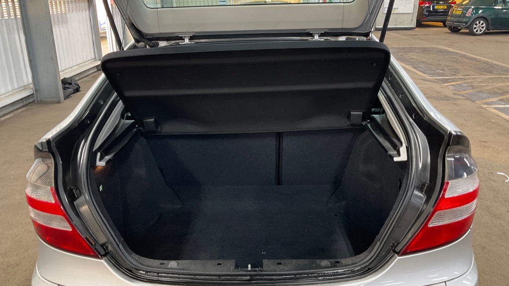 Used Mercedes-Benz C Class 2004 for sale - 75836332: Photo 15